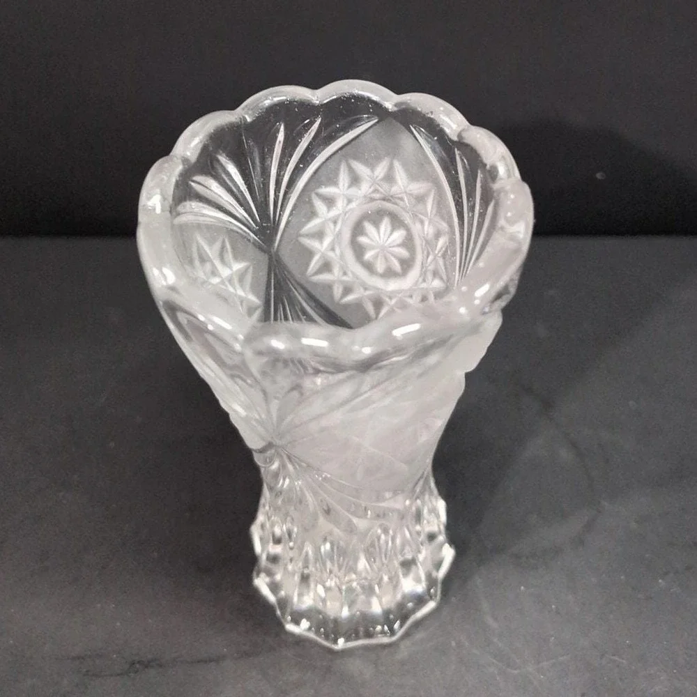 Hobstar Crystal Flare Vase, Star‎ of David Cut Design, Frosted Flower Holder
